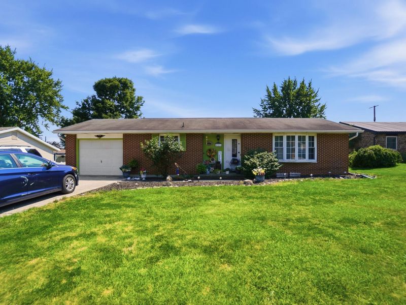 821 N Circle Drive, Wapakoneta, OH 45895 Photo 1