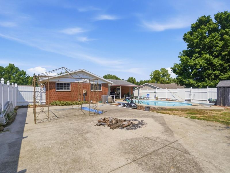 821 N Circle Drive, Wapakoneta, OH 45895 Photo 32