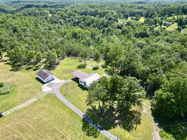 6897 HWY 52, Beattyville, KY 41311