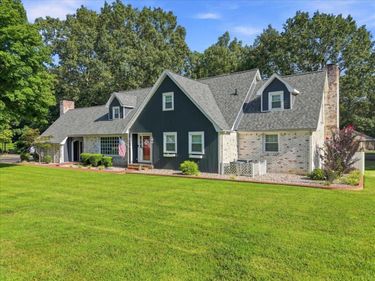 100 Kaywood Drive, Benton, KY 42025