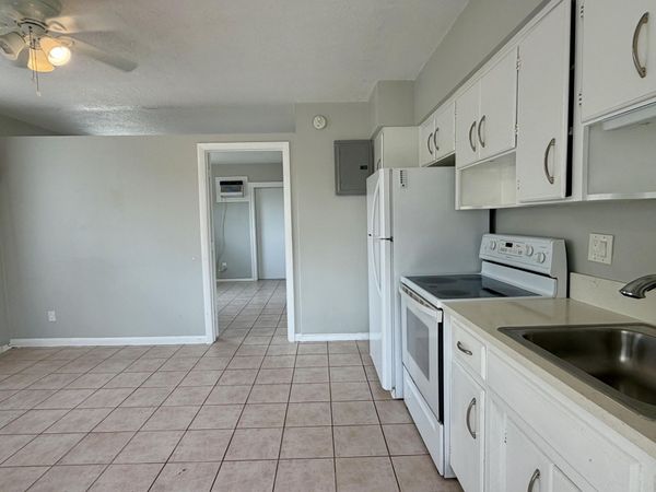3041 NE 20TH Terrace, Unit 4, Fort Lauderdale, FL 33306