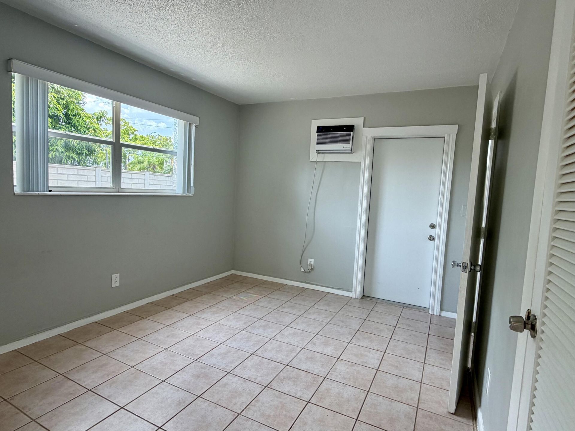 3041 NE 20th Terrace, Unit 4, Fort Lauderdale, FL 33306 Photo