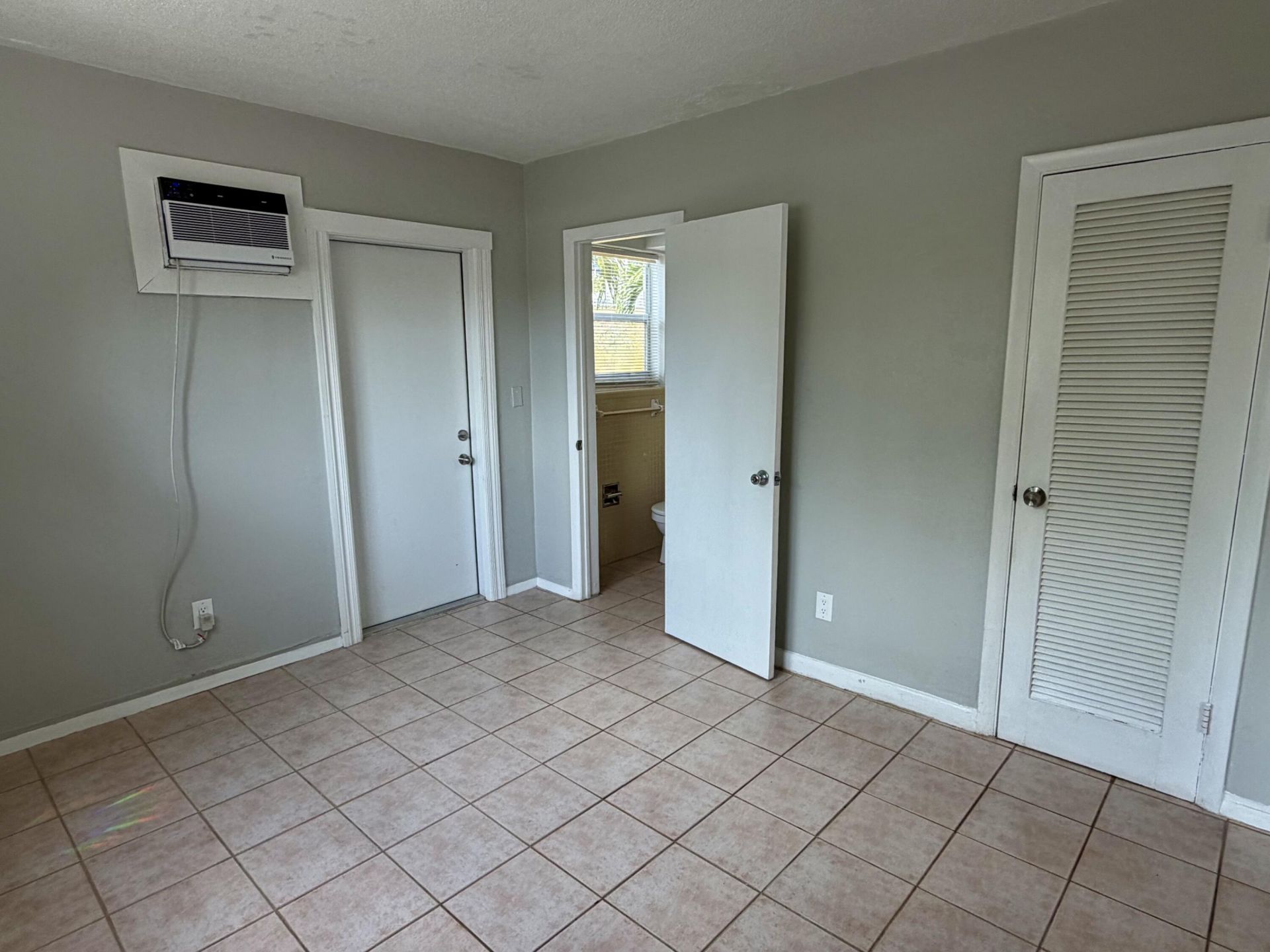 3041 NE 20th Terrace, Unit 4, Fort Lauderdale, FL 33306 Photo