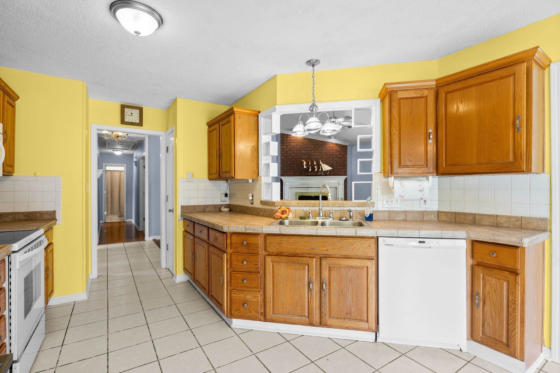 2498 Hunters Trail Photo 14