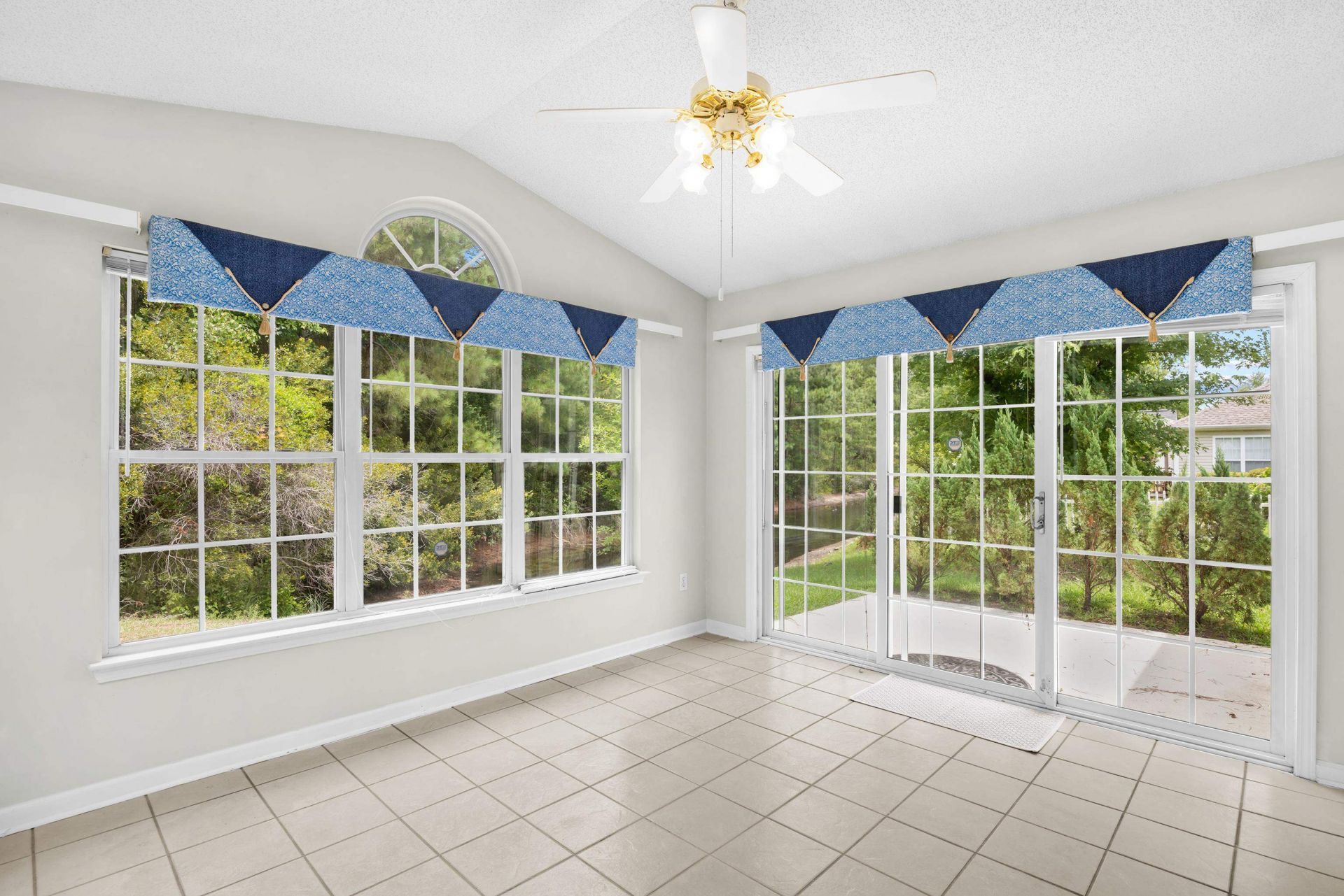 2498 Hunters Trail Photo 9