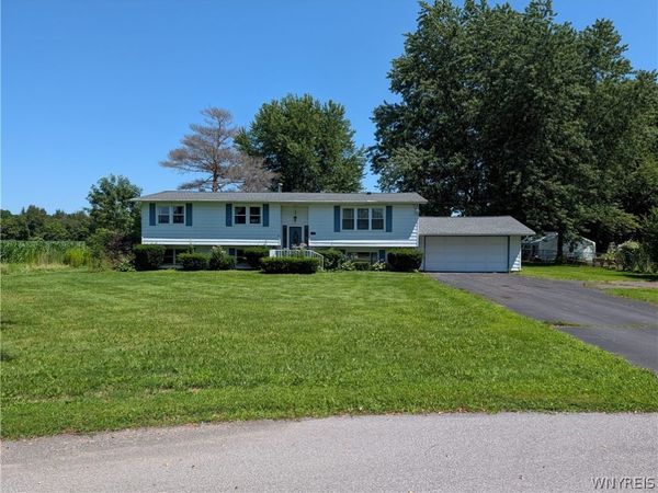 3961 Ridgelea Drive , Lockport, NY 14094