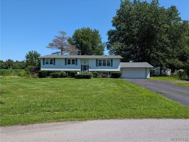 3961 Ridgelea Drive, Lockport, NY 14094