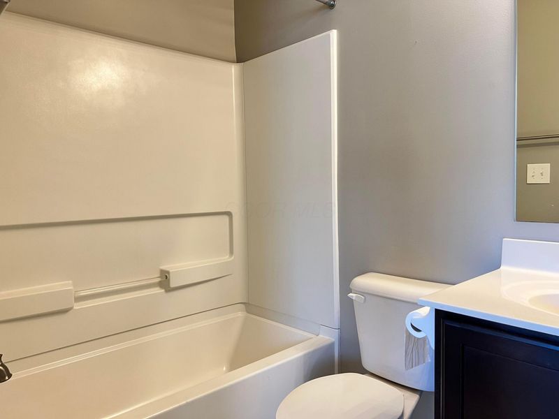 109 Gifford Road , Unit 32, Columbus, OH 43235 Photo 16