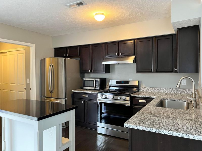 109 Gifford Road , Unit 32, Columbus, OH 43235 Photo 9