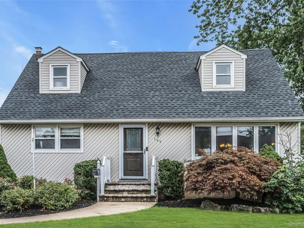 195 Nims Avenue, West Babylon, NY 11704