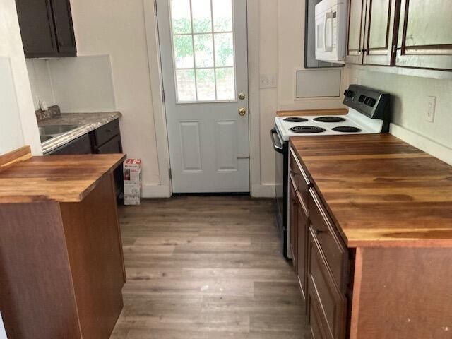 2762 W Surrey Drive Photo 5
