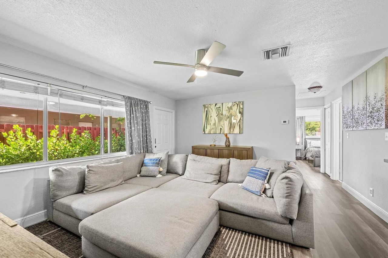 1208 NE 5th Avenue, Unit 1, Fort Lauderdale, FL 33304 Photo