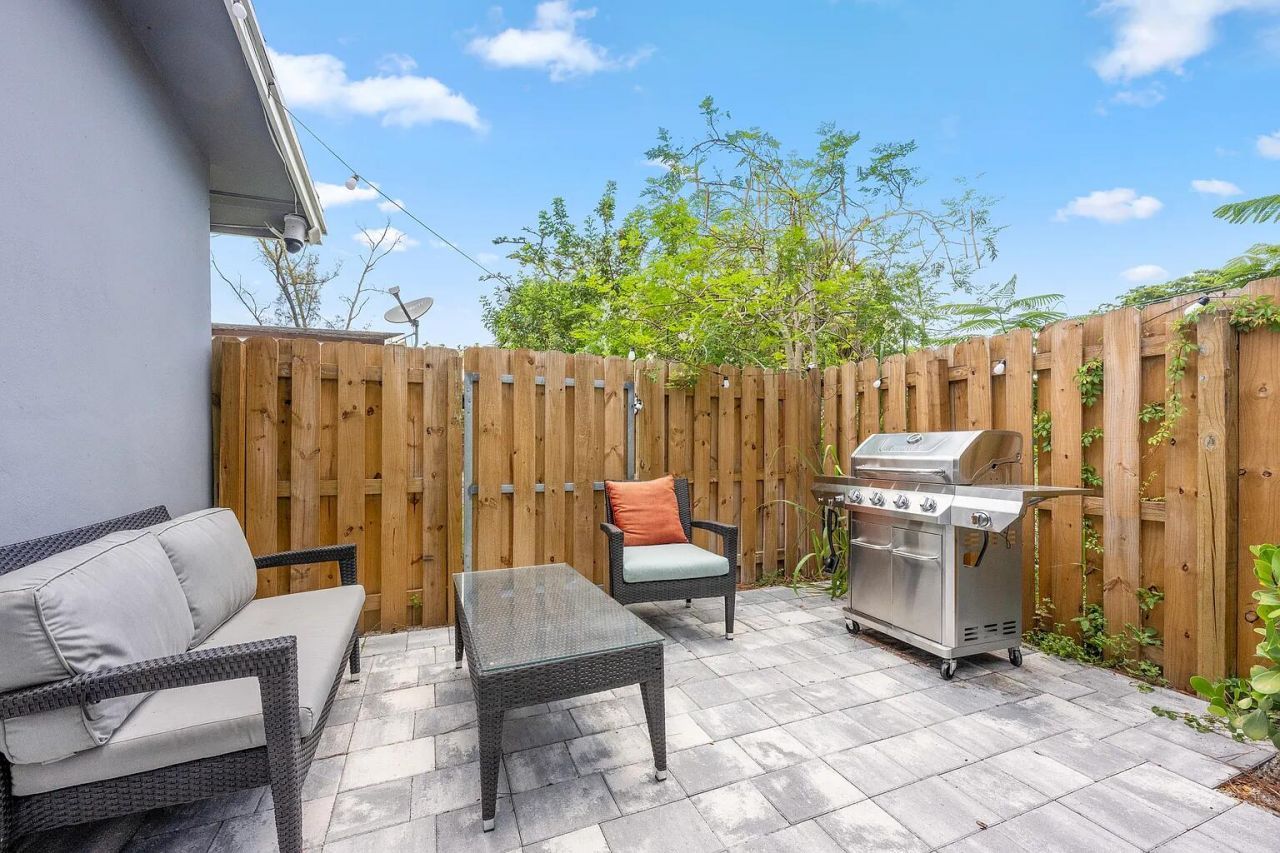 1208 NE 5th Avenue, Unit 1, Fort Lauderdale, FL 33304 Photo