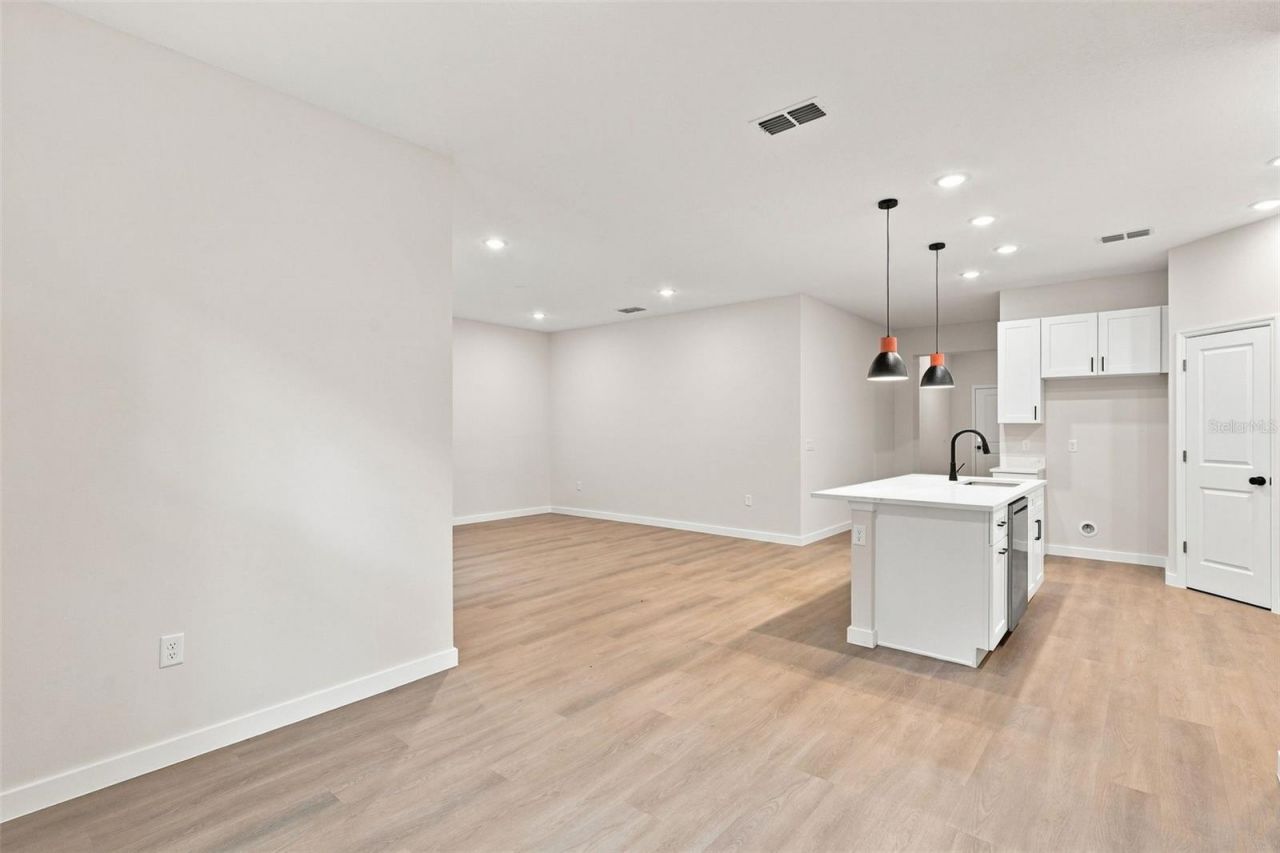 25115 Quaker Ridge Avenue , Mount Plymouth, FL 32776 Photo
