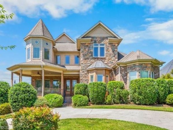 1014 Salem Village Lane , Clemmons, NC 27012