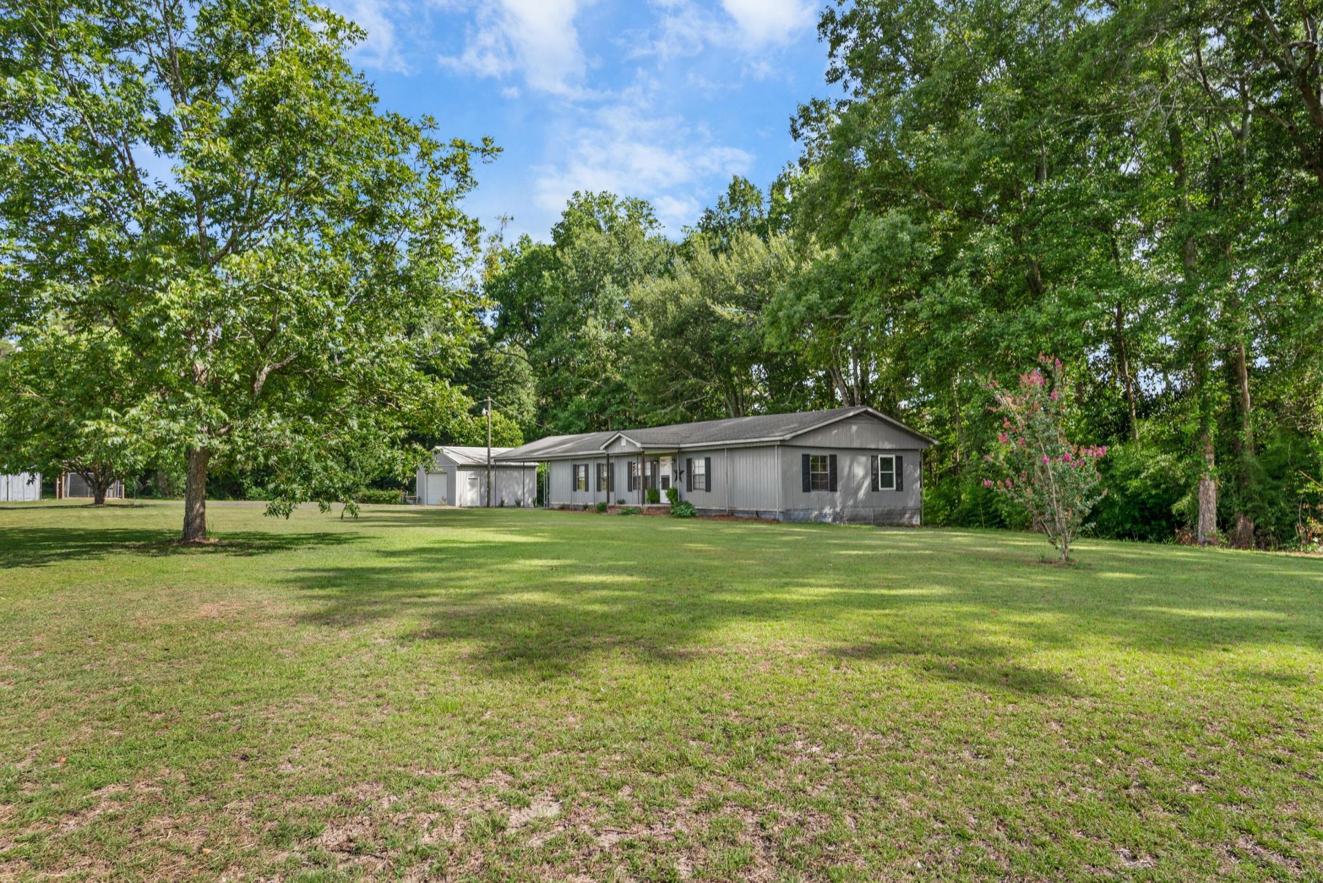 126 Roquemore Drive Photo 3
