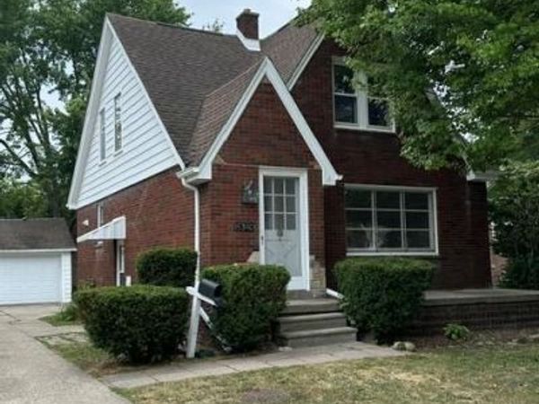 15346 Camden Avenue, Eastpointe, Mi 48021