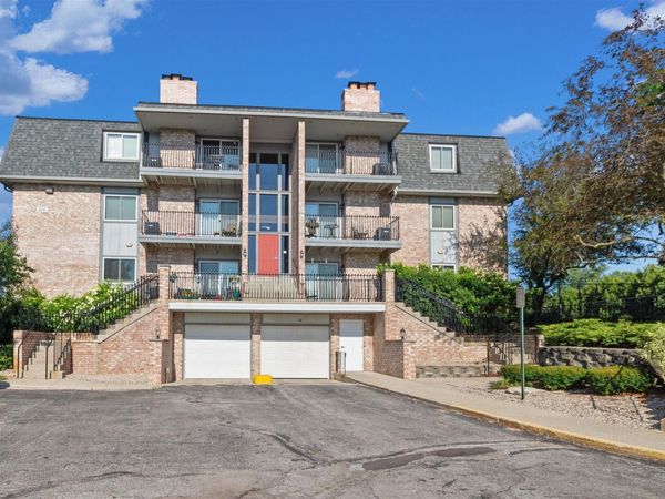 205 W Joliet Street, Unit 303, Schererville, IN 46375