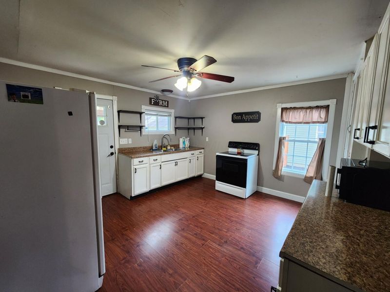 990 Woodlawn Avenue, Newark, OH 43055 Photo 7