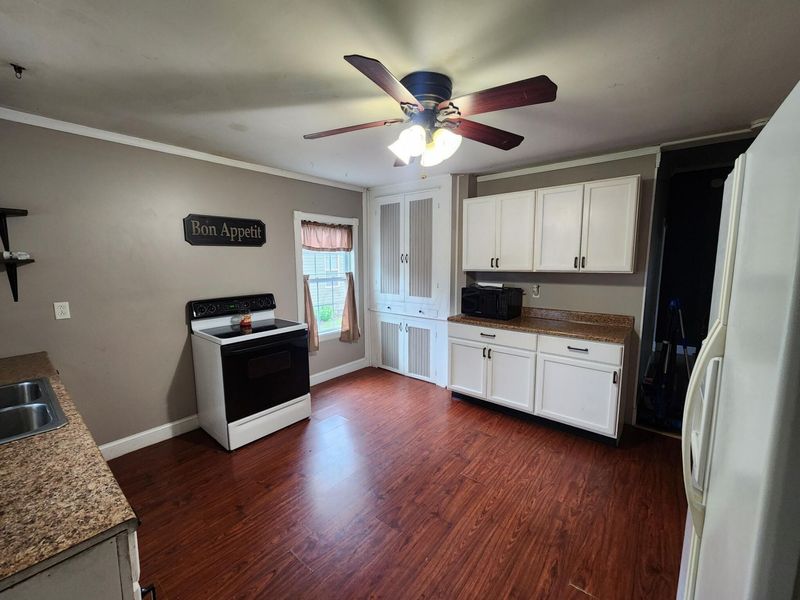 990 Woodlawn Avenue, Newark, OH 43055 Photo 9