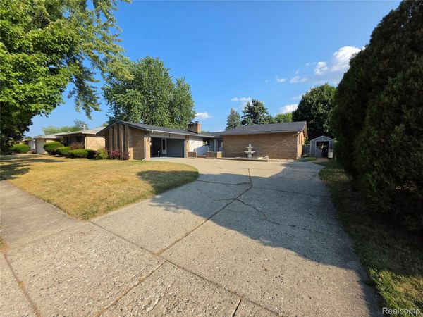 3710 Worchester Drive, Flint, Mi 48503