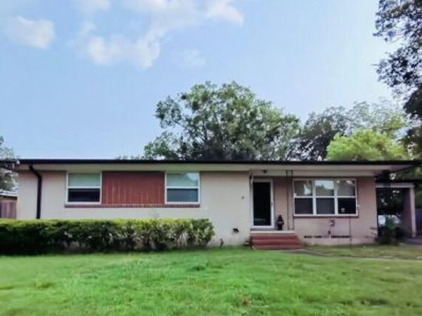 4626 BURGUNDY Road N, Jacksonville, FL 32210