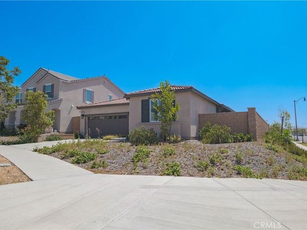 4953 Boston Ivy St , Fontana, CA 92336