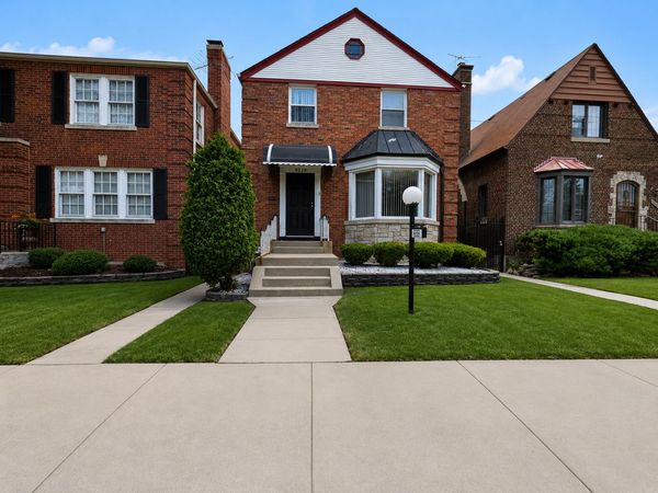 8228 S Paxton Avenue , Chicago, IL 60617