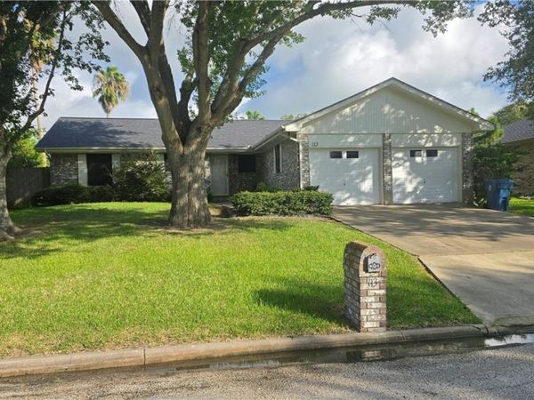 113 W Harbor Drive , Port Lavaca, TX 77979