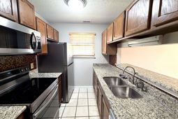 2008 Greenoaks Road  photo 4