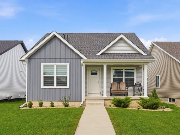 123 Coral Drive, Waterloo, IA 50701
