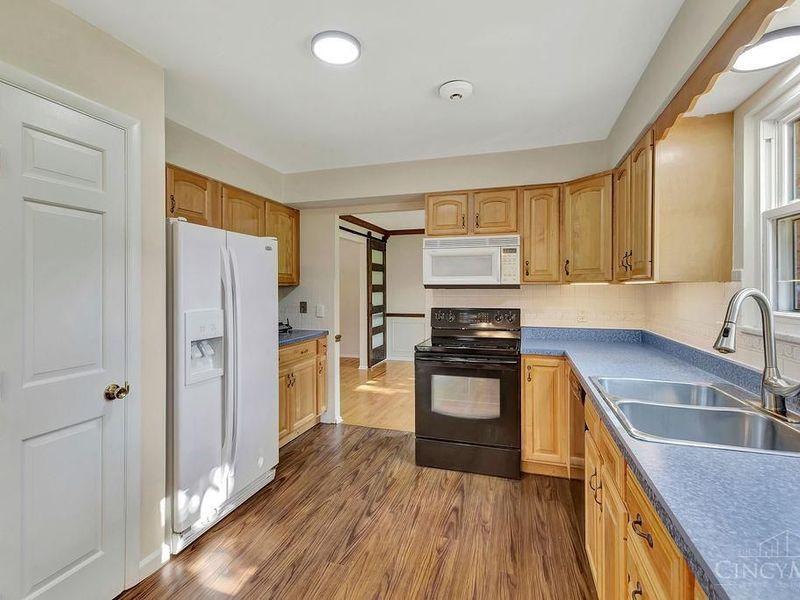 9800 Delray Drive, Montgomery, OH 45242 Photo 13