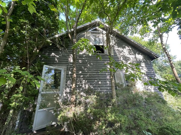 15723 Park Lake Road, East Lansing, MI 48823
