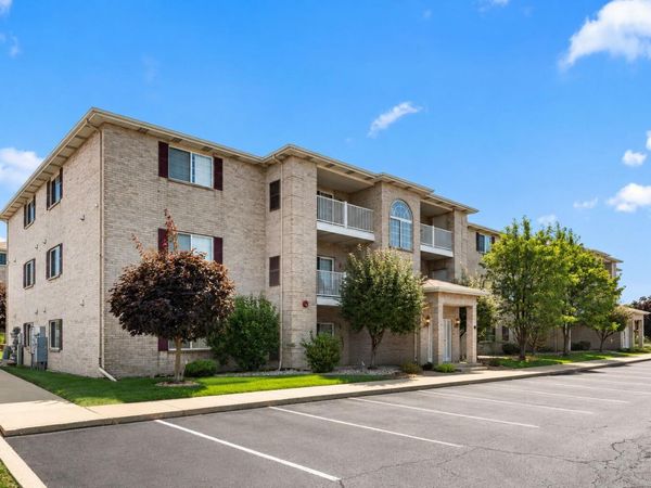 2007 W 75th Place , Unit 21, Merrillville, IN 46410