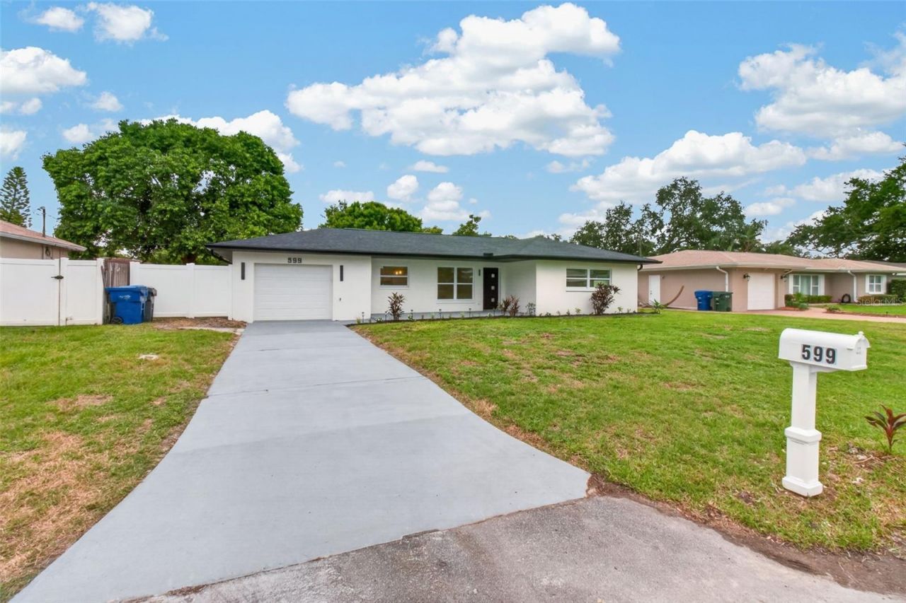 599 Woodland Drive, Largo, FL 33771 Photo