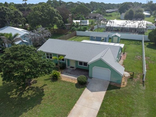 2320 12th Avenue SW, Vero Beach, FL 32962