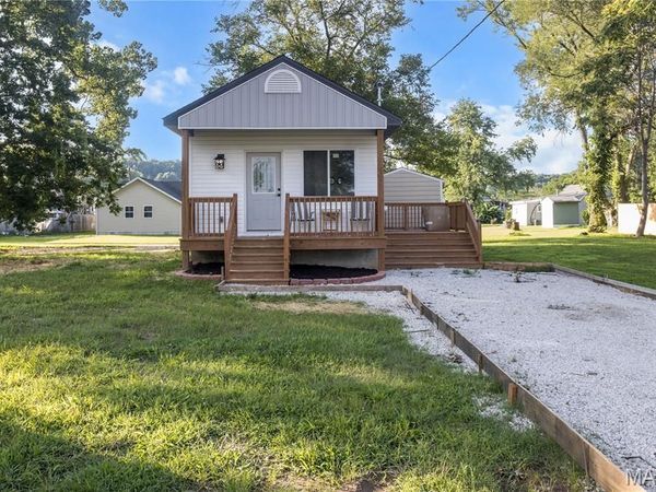 828 vest, Valley Park, MO 63008