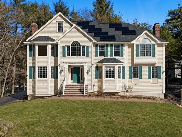 2 Pipers Gln, Andover, MA 01810