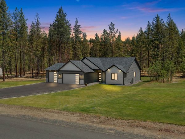 6563 Kate Dr, Nine Mile Falls, WA 99026