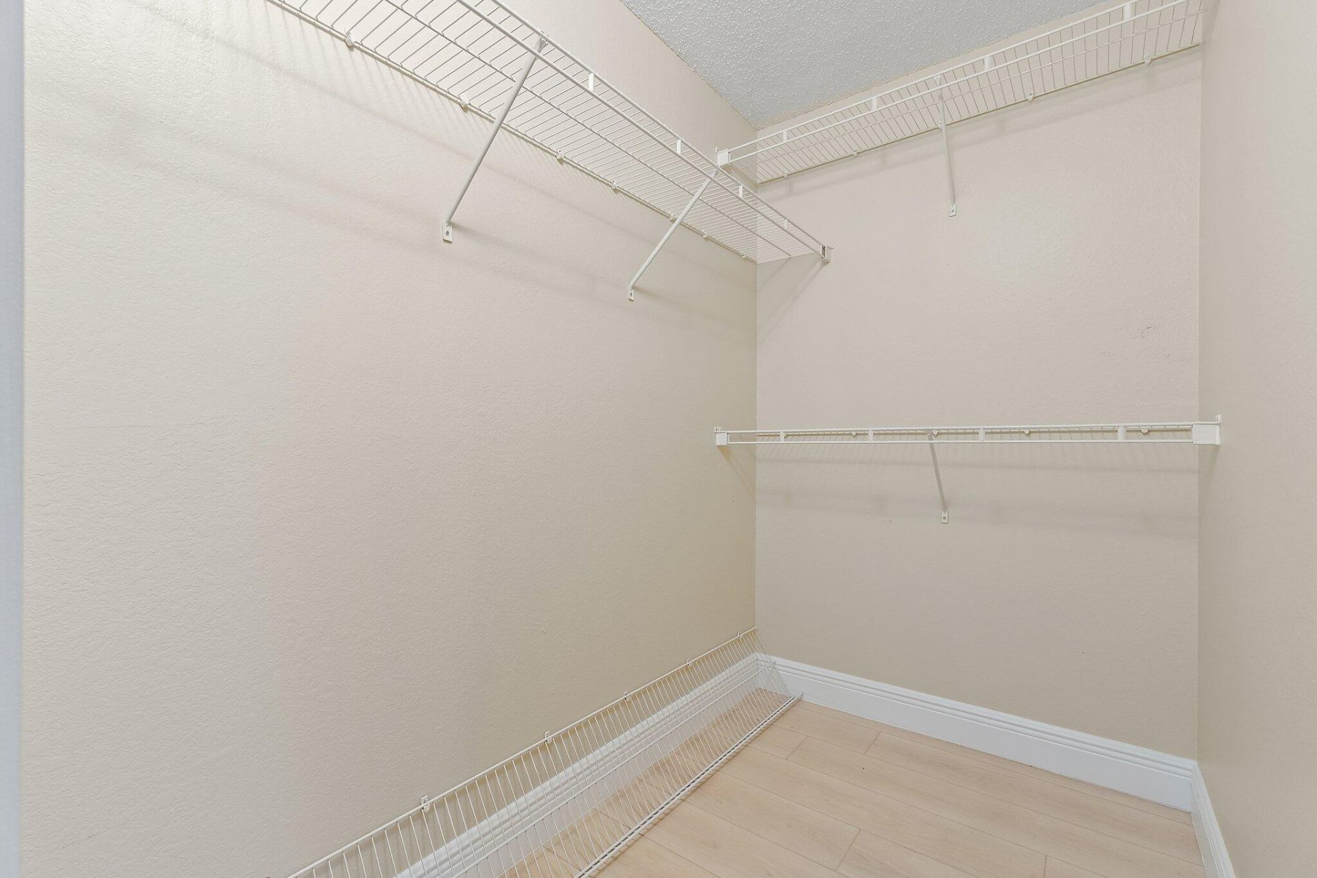 2729 Anzio Court, Unit 208, Palm Beach Gardens, FL 33410 Photo