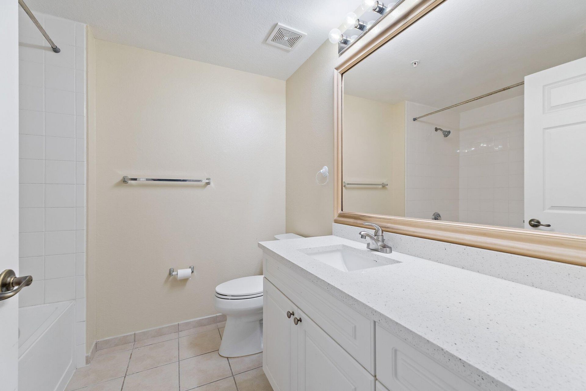 2729 Anzio Court, Unit 208, Palm Beach Gardens, FL 33410 Photo