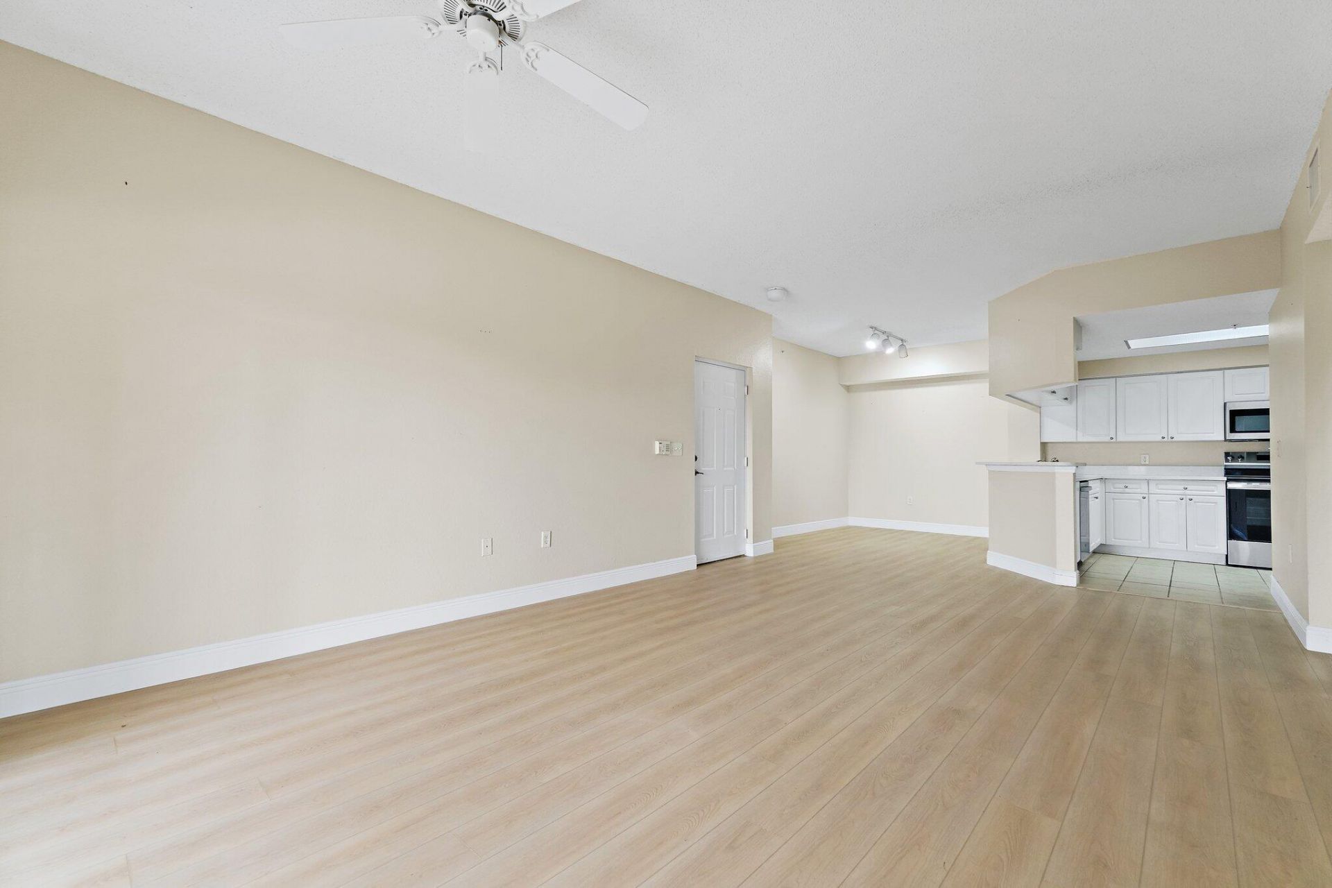 2729 Anzio Court, Unit 208, Palm Beach Gardens, FL 33410 Photo