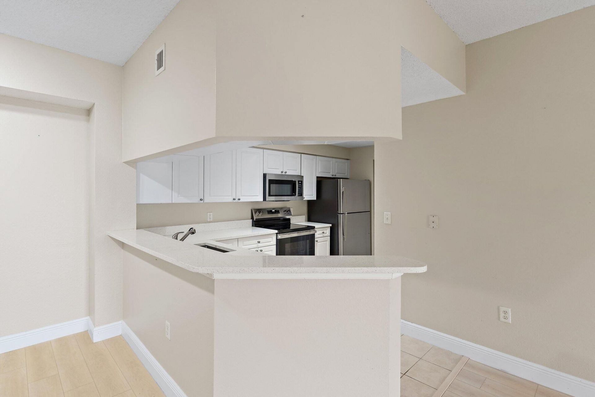 2729 Anzio Court, Unit 208, Palm Beach Gardens, FL 33410 Photo