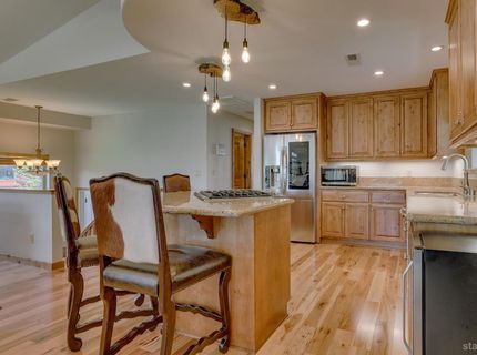1705 Venice Drive, South Lake Tahoe, CA 96150 Photo