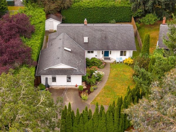 1215 Stelly's Cross Rd , Unit #2, Central Saanich, BC V8M 1H3