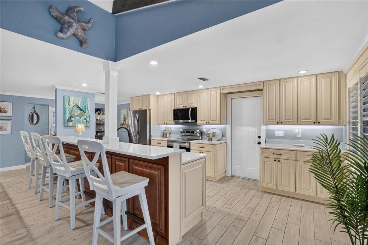 520 69th Street, Holmes Beach, FL 34217 Photo