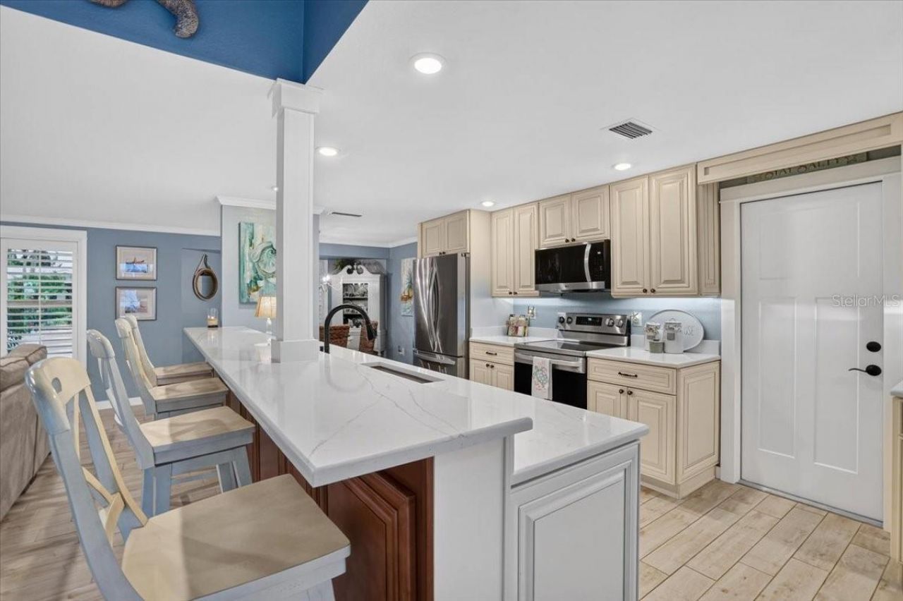 520 69th Street, Holmes Beach, FL 34217 Photo