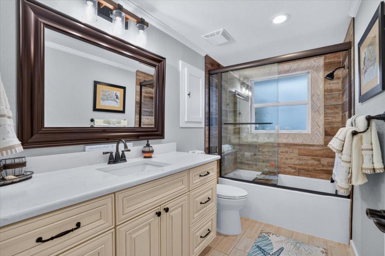 520 69th Street, Holmes Beach, FL 34217 Photo