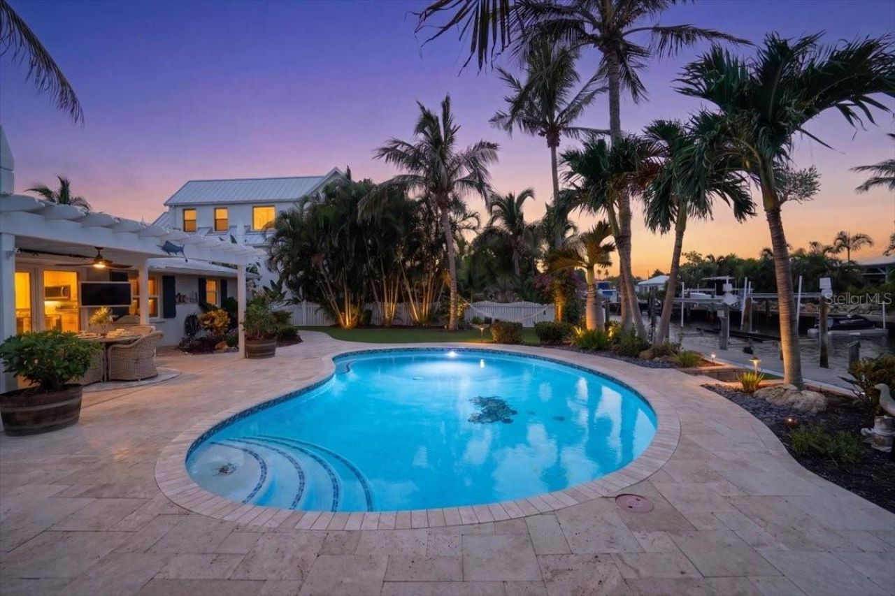 520 69th Street, Holmes Beach, FL 34217 Photo