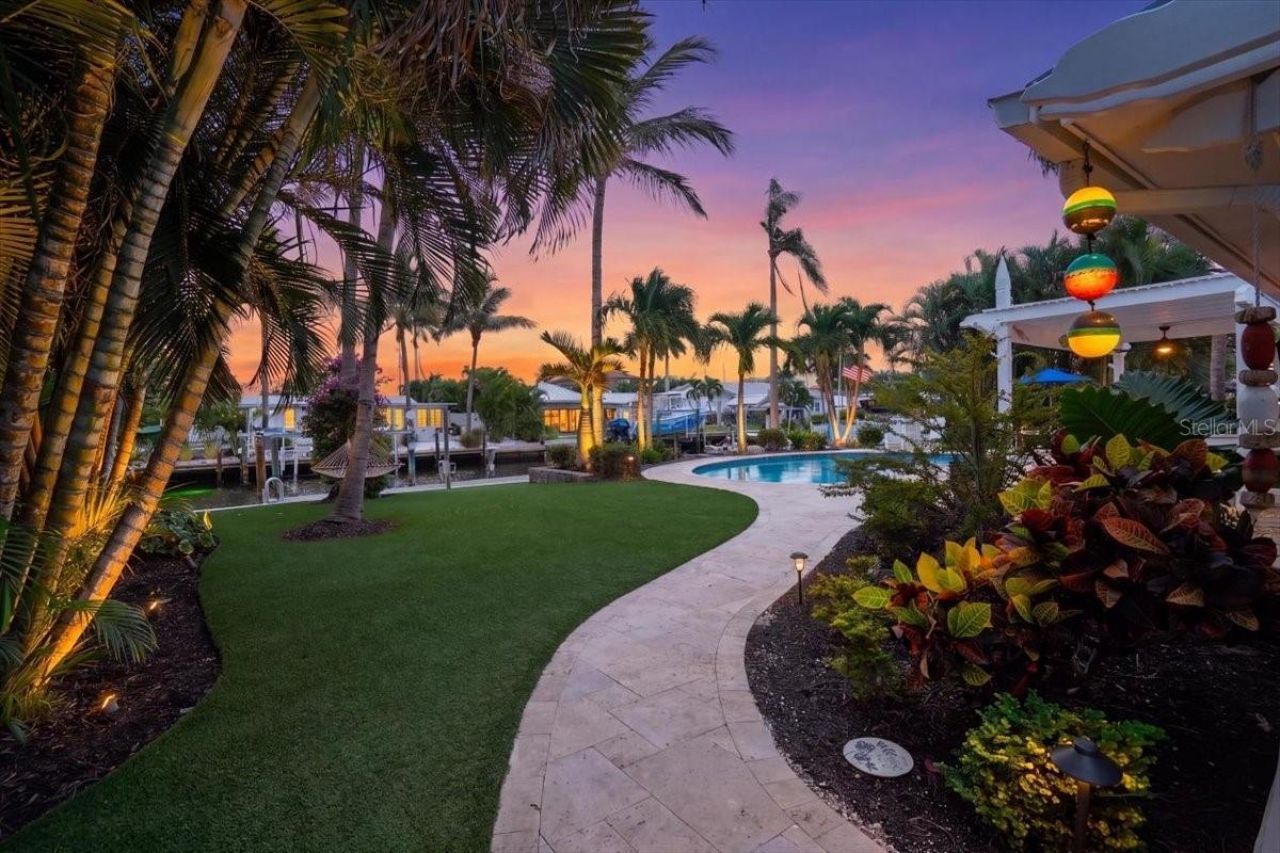 520 69th Street, Holmes Beach, FL 34217 Photo